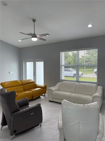 132 SW 9th AVE, Cape Coral, FL 33991