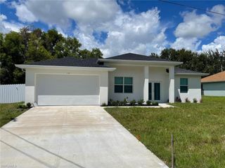 132 SW 9th AVE, Cape Coral, FL 33991