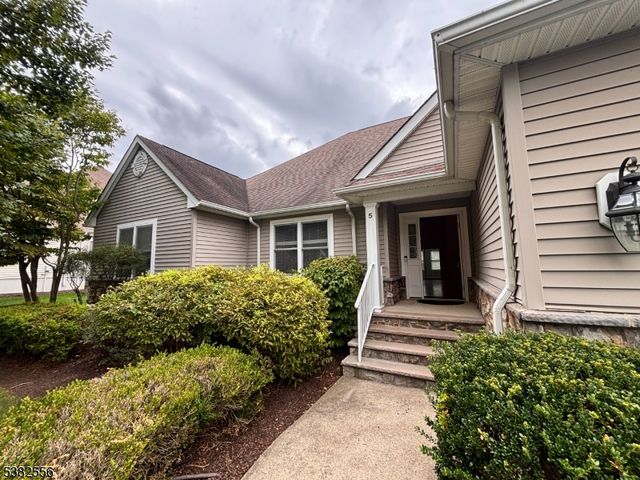 5 Little Tarn Ct, Hardyston Twp., NJ 07419