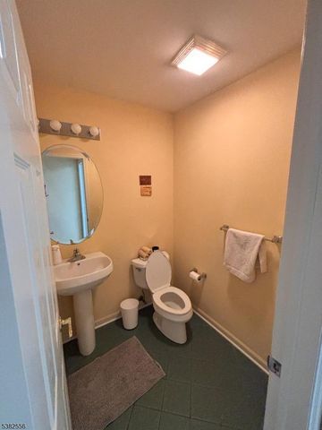 5 Little Tarn Ct, Hardyston Twp., NJ 07419