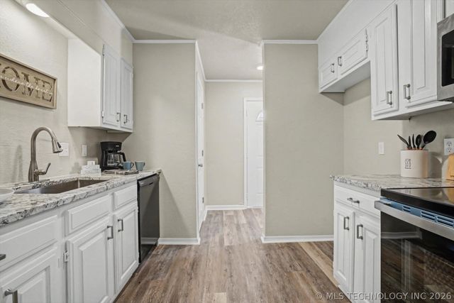 5036 S 27th West Avenue, Tulsa, OK 74107