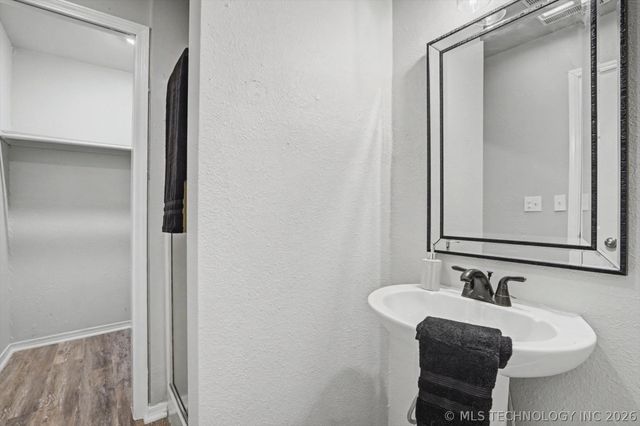 5036 S 27th West Avenue, Tulsa, OK 74107