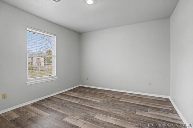 5036 S 27th West Avenue, Tulsa, OK 74107