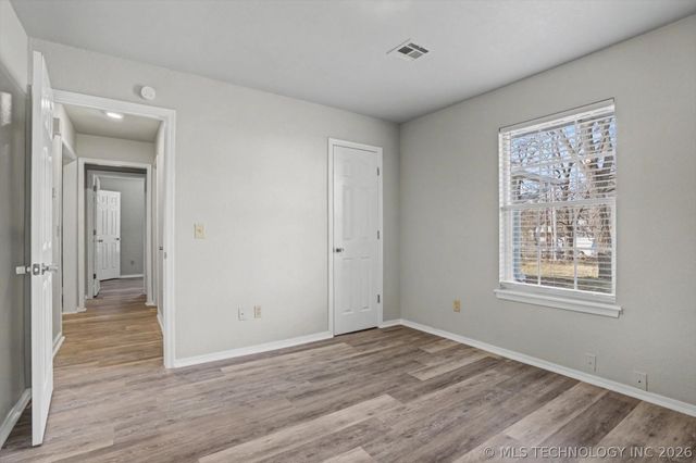 5036 S 27th West Avenue, Tulsa, OK 74107