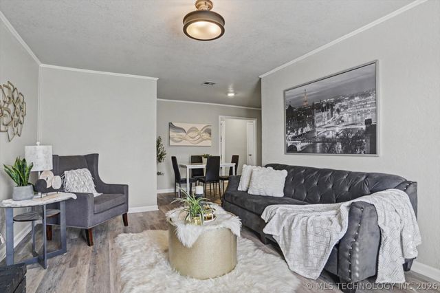 5036 S 27th West Avenue, Tulsa, OK 74107