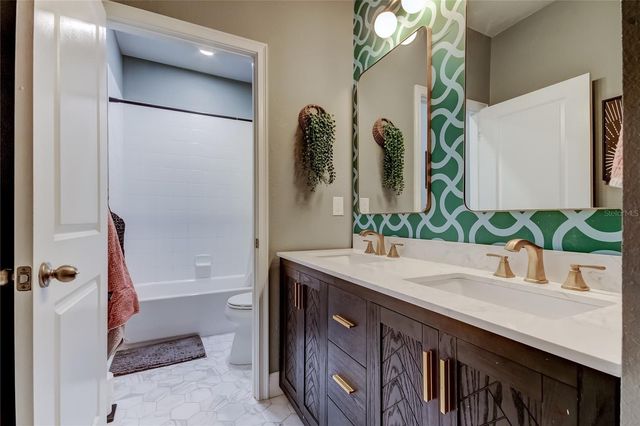 11403 QUIET FOREST DRIVE, Tampa, FL 33635