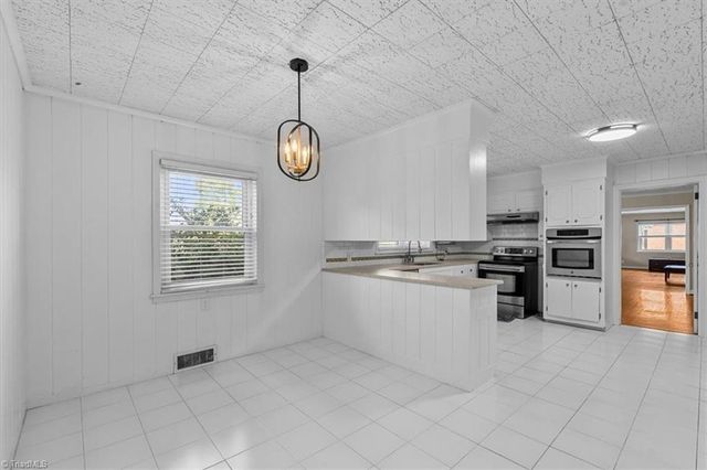 3570 Annie Lane, Walkertown, NC 27051