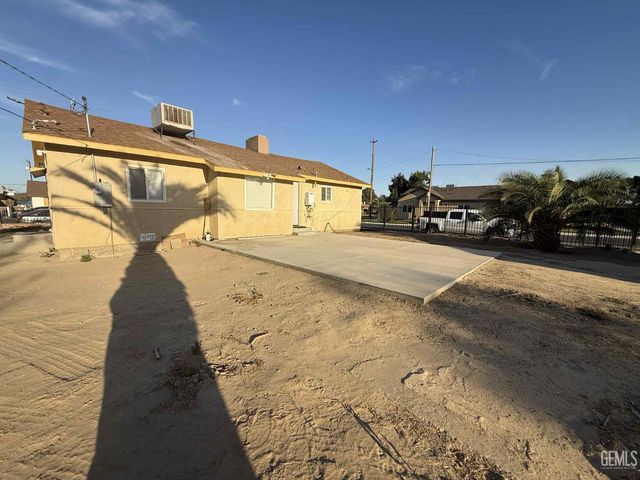 214 Madison Street, Bakersfield, CA 93307