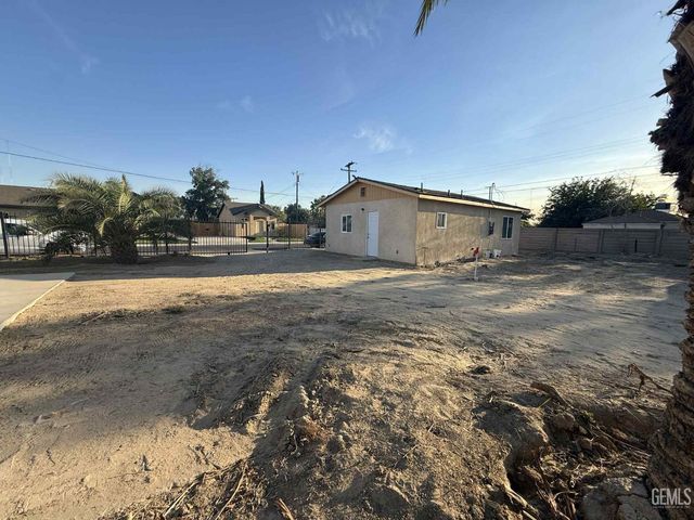 214 Madison Street, Bakersfield, CA 93307