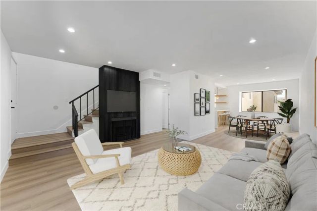 10219 Pinewood 2, Tujunga, CA 91042