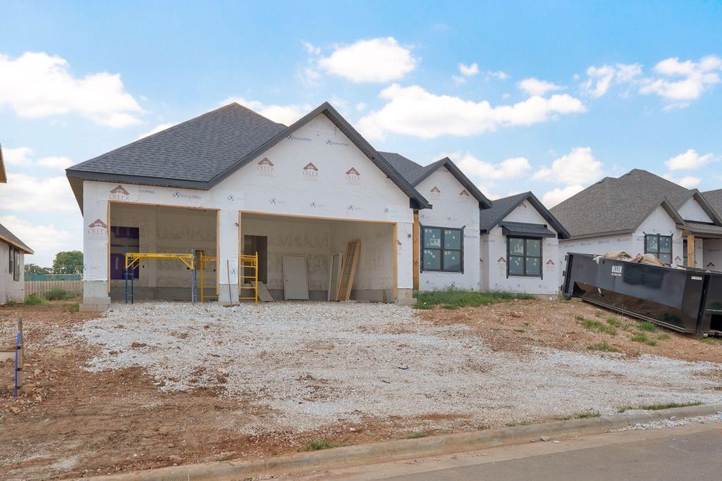 1783 S Pinecone Path, Springfield, MO 65809