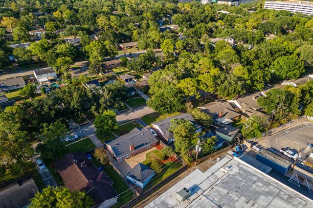 10715 Wickersham Lane, Houston, TX 77042