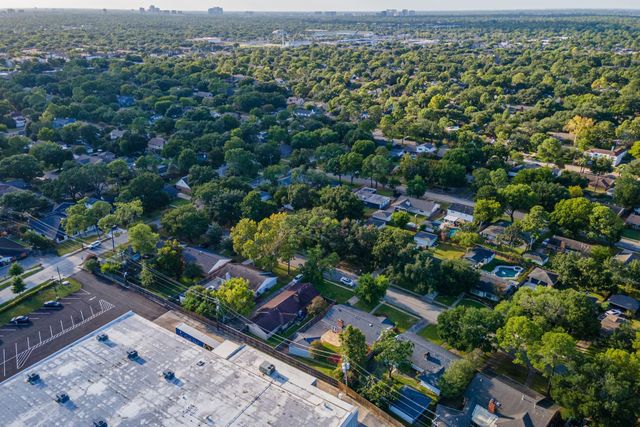 10715 Wickersham Lane, Houston, TX 77042