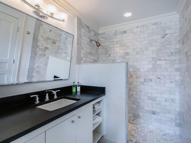 35 Schoolhouse Road, Roxbury, CT 06783