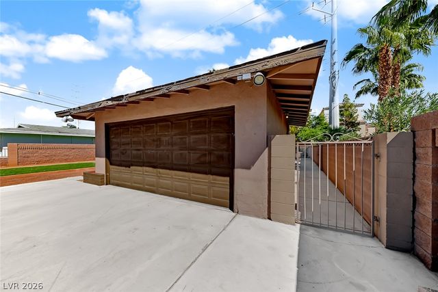 229 Shadow Lane, Las Vegas, NV 89106
