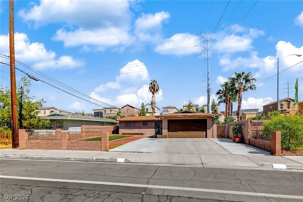 229 Shadow Lane, Las Vegas, NV 89106