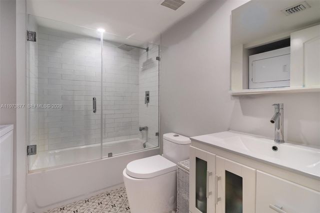 520 Brickell Key Dr A1007, Miami, FL 33131