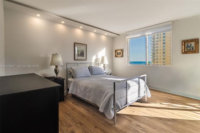 520 Brickell Key Dr A1007, Miami, FL 33131