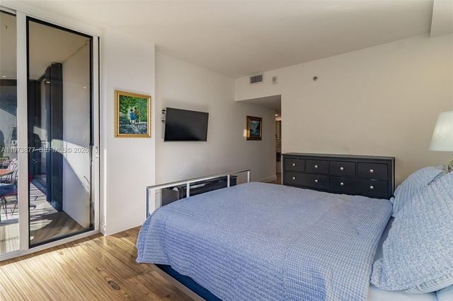 520 Brickell Key Dr A1007, Miami, FL 33131