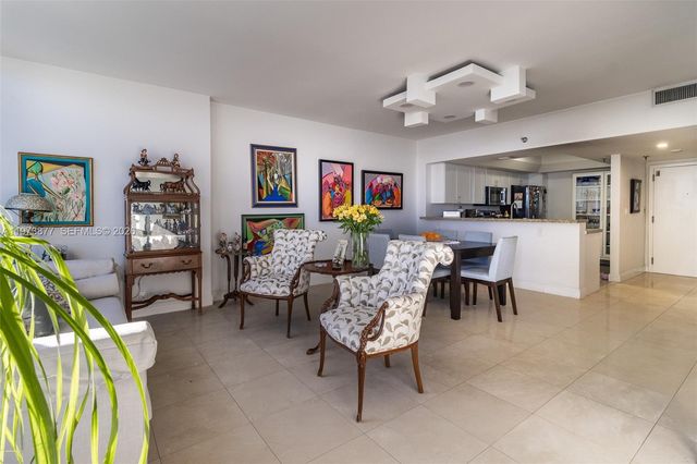 520 Brickell Key Dr A1007, Miami, FL 33131