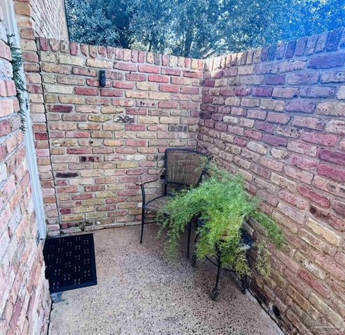 4701 Huron Dr, Pensacola, FL 32507