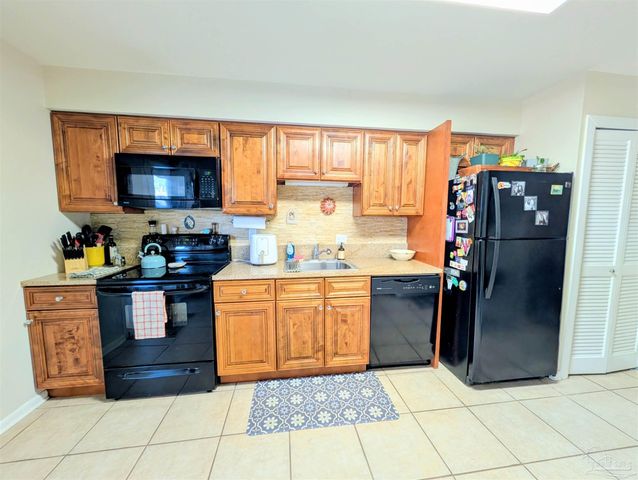 4701 Huron Dr, Pensacola, FL 32507