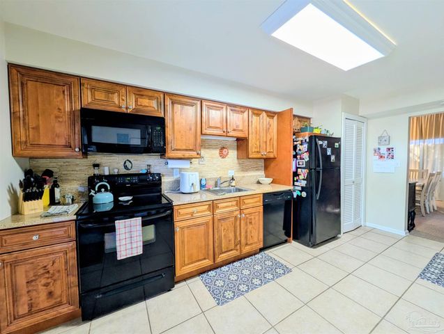 4701 Huron Dr, Pensacola, FL 32507