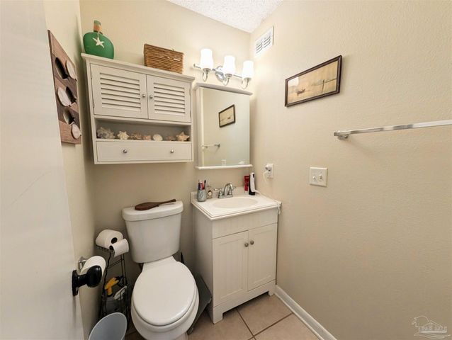 4701 Huron Dr, Pensacola, FL 32507