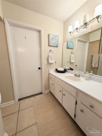 4701 Huron Dr, Pensacola, FL 32507