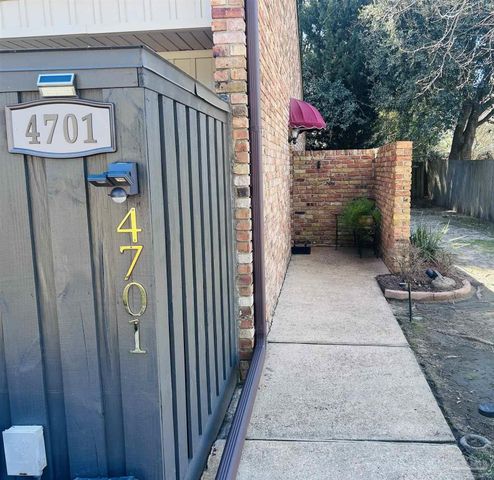 4701 Huron Dr, Pensacola, FL 32507