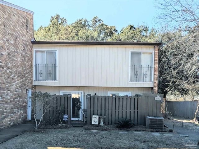 4701 Huron Dr, Pensacola, FL 32507