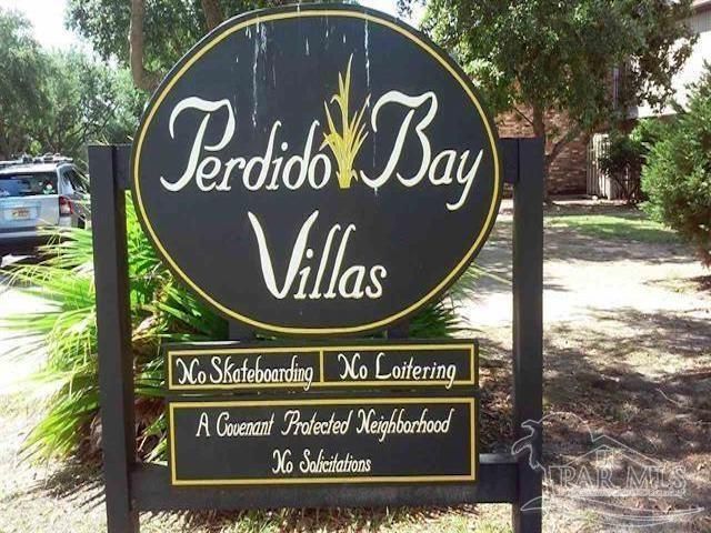 4701 Huron Dr, Pensacola, FL 32507