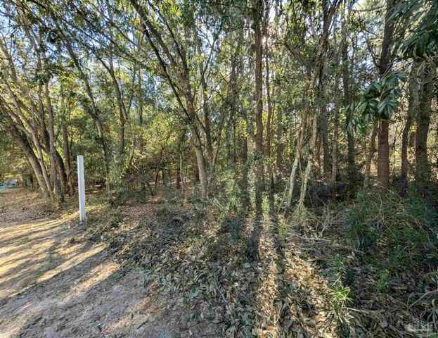 4701 Huron Dr, Pensacola, FL 32507