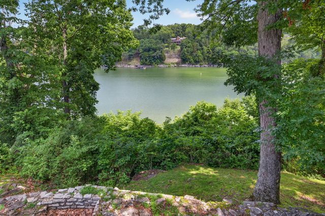 321 Herrington Woods Road, Harrodsburg, KY 40330