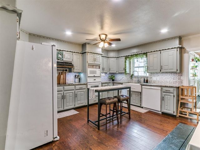 1701 S Luther Road, Harrah, OK 73045