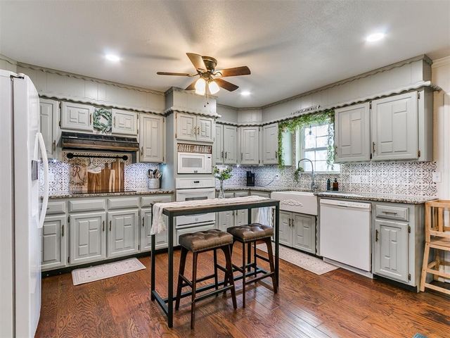 1701 S Luther Road, Harrah, OK 73045