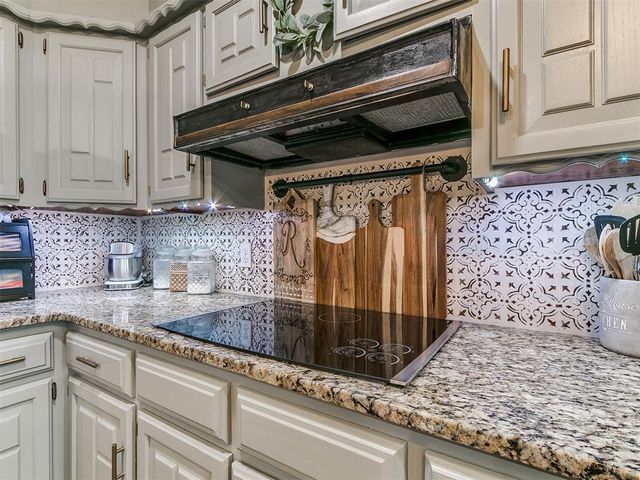 1701 S Luther Road, Harrah, OK 73045