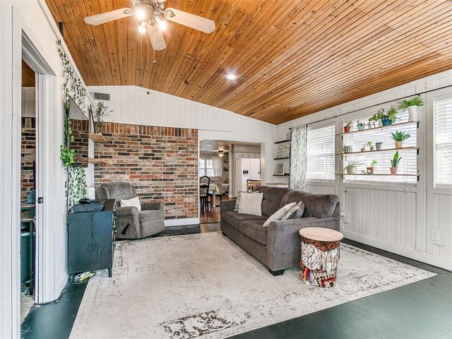 1701 S Luther Road, Harrah, OK 73045