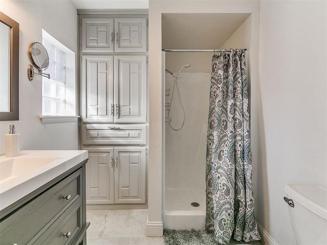 1701 S Luther Road, Harrah, OK 73045