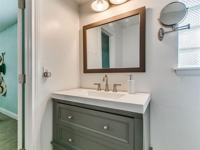 1701 S Luther Road, Harrah, OK 73045