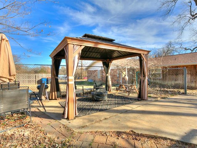 1701 S Luther Road, Harrah, OK 73045