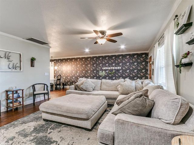 1701 S Luther Road, Harrah, OK 73045