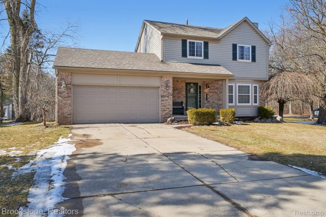 4207 Sunburst Avenue, Waterford Charter Township, MI 48329