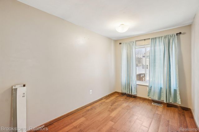 4207 Sunburst Avenue, Waterford Charter Township, MI 48329