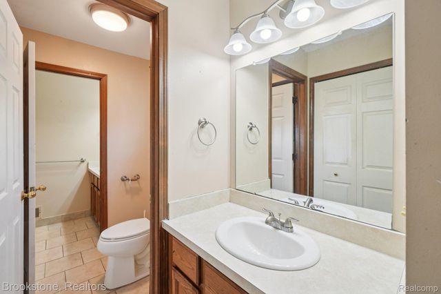 4207 Sunburst Avenue, Waterford Charter Township, MI 48329