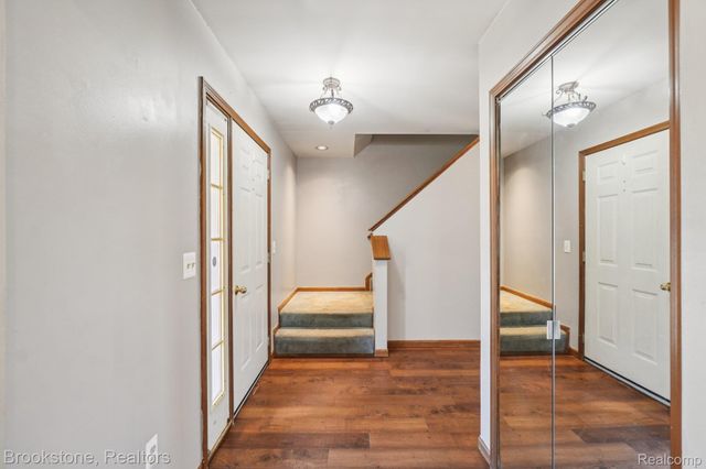 4207 Sunburst Avenue, Waterford Charter Township, MI 48329