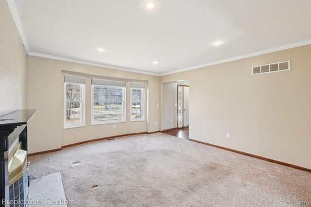 4207 Sunburst Avenue, Waterford Charter Township, MI 48329