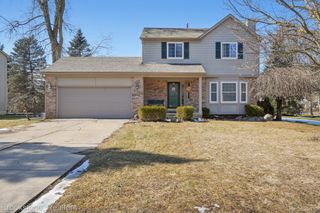 4207 Sunburst Avenue, Waterford Charter Township, MI 48329
