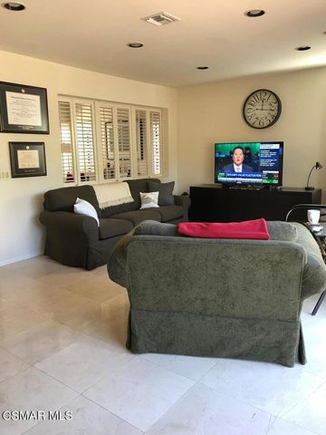 509 Messina Place, Oak Park, CA 91377