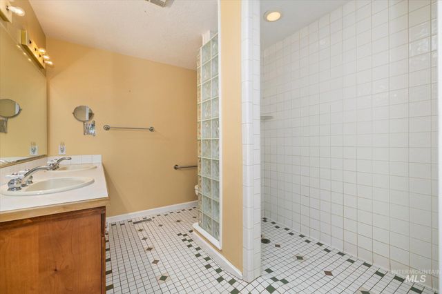 5810 W Castle Drive, Boise, ID 83703